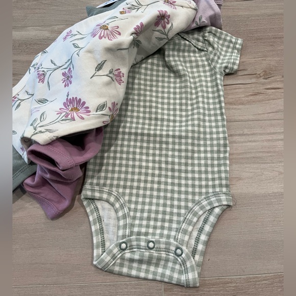 NWT Carter's Lavender and Green Baby Onesies 5 Piece Set Size 3 Months - Picture 7 of 8